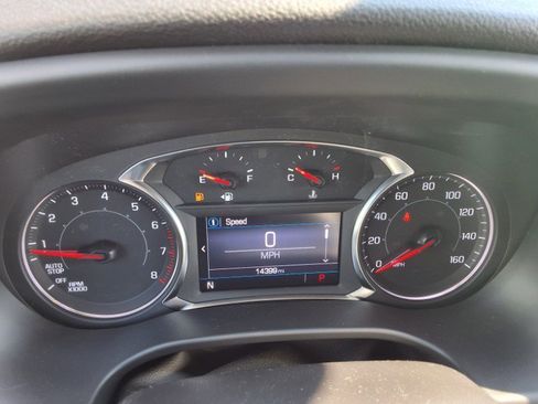 Used 2023 GMC Acadia SLE w/ Driver Convenience Package image 13