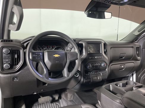 Used 2025 Chevrolet Silverado 3500 W/T image 8