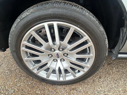Used 2023 Ford Expedition Limited RWD image 8