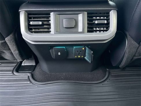 Used 2024 Ford F150 Lariat w/ FX4 Off-Road Package image 14