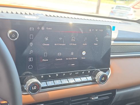 New 2025 GMC Canyon AT4 w/ Nightfall Edition image 27