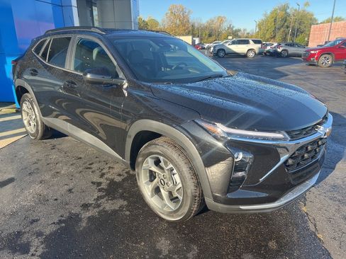 Used 2026 Chevrolet Trax LT w/ Driver Confidence Package image 5