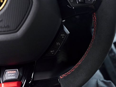 Used 2018 Lamborghini Huracan Performante image 76