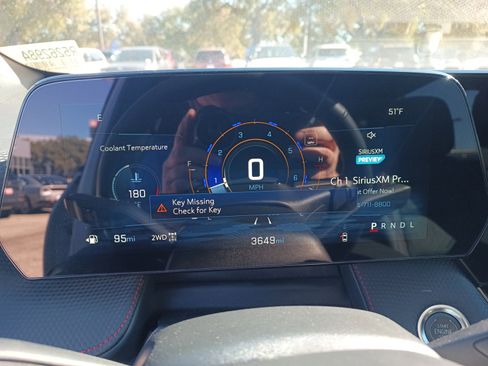 Used 2025 Chevrolet Equinox RS w/ Safety and Technology Package image 17