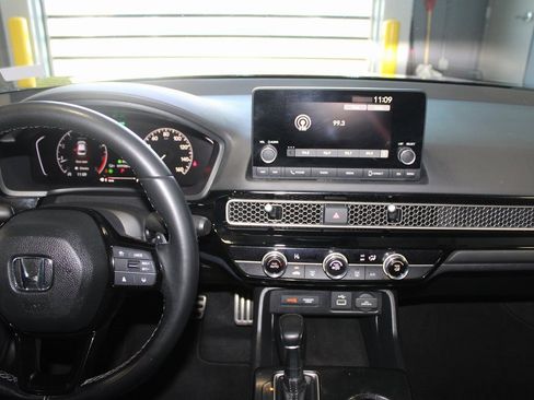 Used 2023 Honda Civic Sport image 23