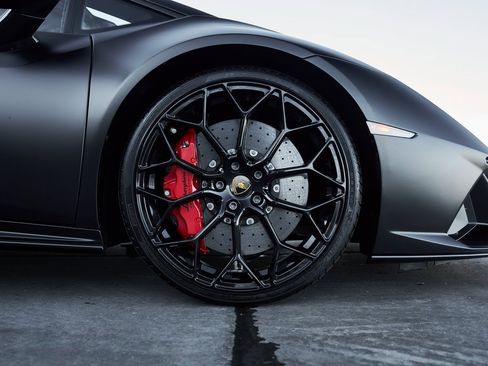 Used 2024 Lamborghini Huracan EVO image 21