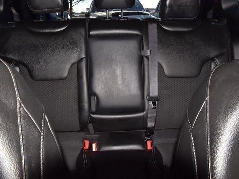 Used 2024 Jeep Compass Latitude w/ Altitude Special Edition image 20