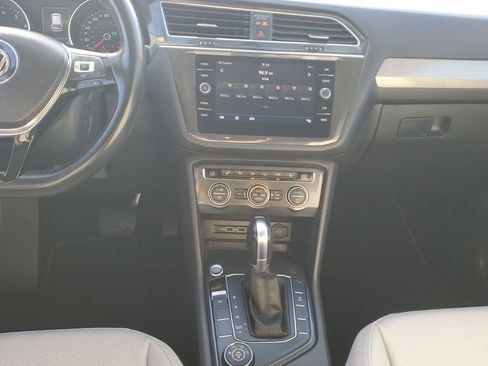 Used 2019 Volkswagen Tiguan SE image 28