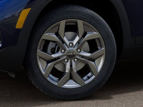 New 2026 Kia Seltos LX image 9