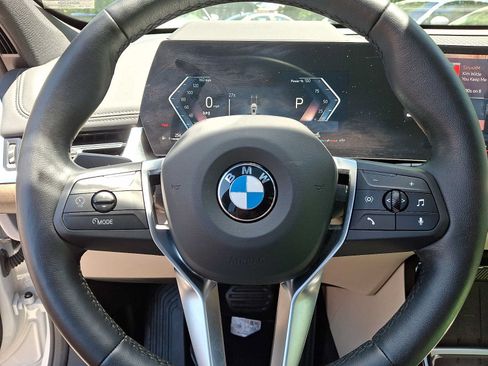 Used 2025 BMW X1 xDrive28i w/ Technology Package AWD/4WD image 18