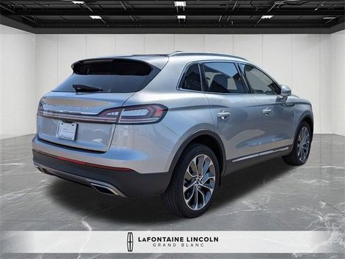 Used 2022 Lincoln Nautilus Reserve image 5
