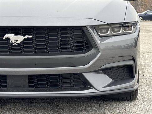 Certified 2024 Ford Mustang Coupe image 9