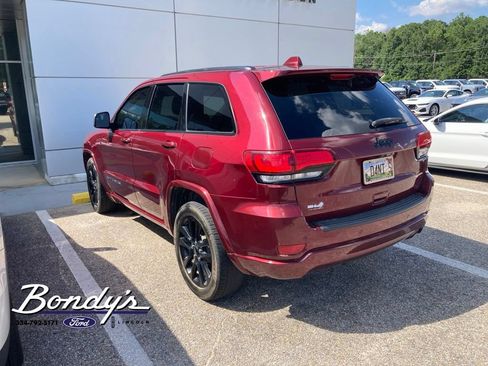 Used 2021 Jeep Grand Cherokee Laredo X RWD image 3