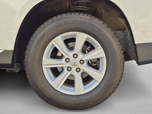 Used 2013 Toyota Highlander Plus FWD image 22