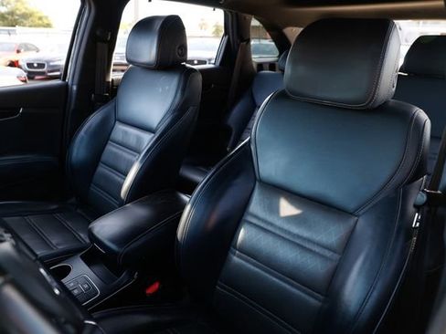 Used 2017 Kia Sorento SX image 9