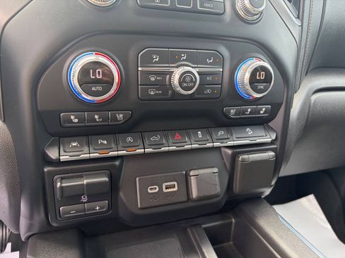 Used 2020 GMC Sierra 1500 AT4 w/ AT4 Premium Package AWD/4WD image 24