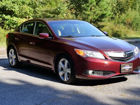 Used 2013 Acura ILX w/ Technology Package image 42