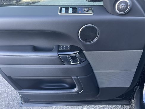 Used 2022 Land Rover Range Rover Sport HST image 12