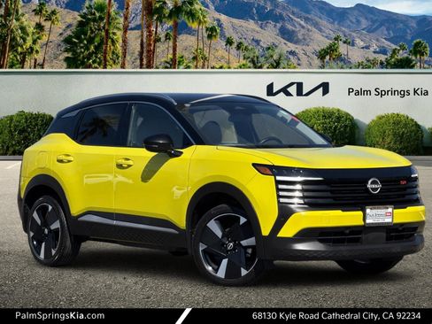 Used 2025 Nissan Kicks SR image 1