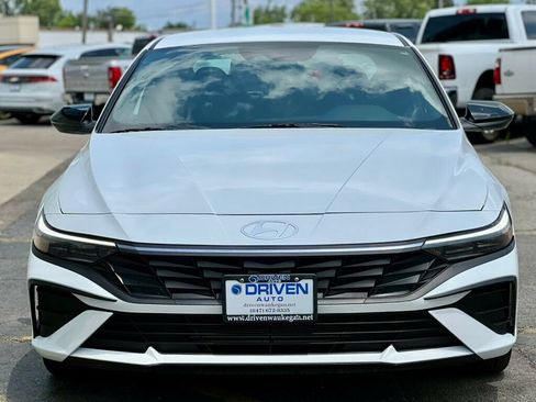 Used 2025 Hyundai Elantra Sport w/ Cargo Package FWD image 7