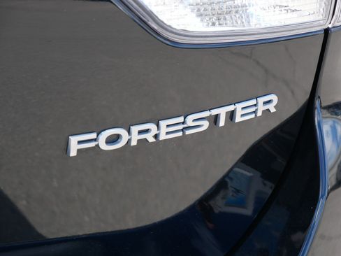 Used 2023 Subaru Forester Premium AWD/4WD image 6