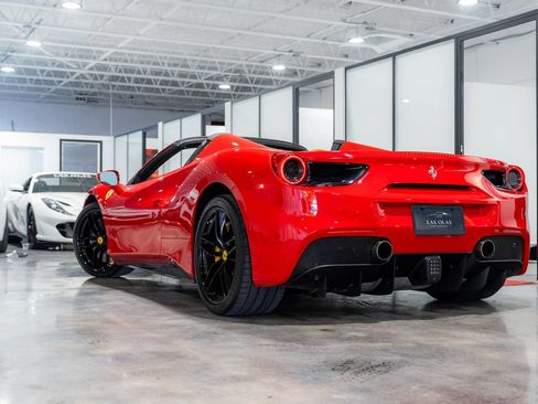 Used 2018 Ferrari 488 Spider RWD image 27