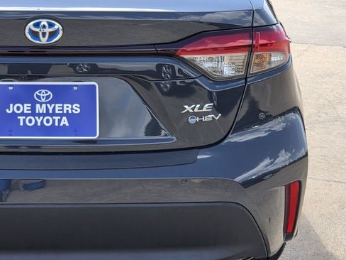 Used 2025 Toyota Corolla XLE FWD image 9
