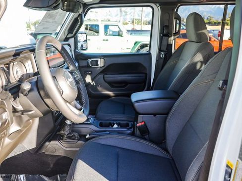 New 2026 Jeep Gladiator Sport image 19