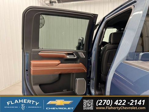 Used 2025 GMC Sierra 2500 Denali Ultimate AWD/4WD image 10