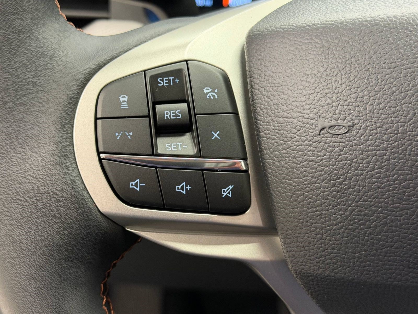 New 2026 Ford Explorer Active w/ Active Comfort Package AWD/4WD image 14