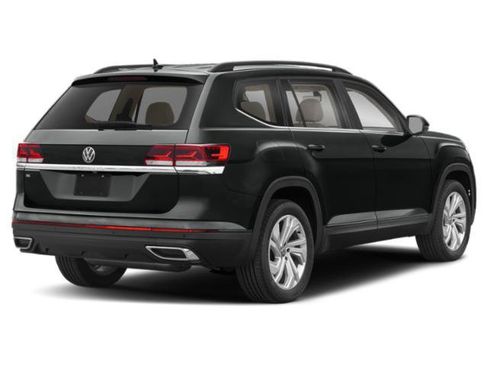Used 2023 Volkswagen Atlas SE w/ Panoramic Sunroof Package FWD image 2