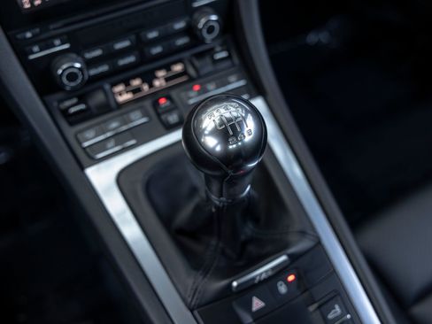 Certified 2018 Porsche 718 Cayman RWD image 37