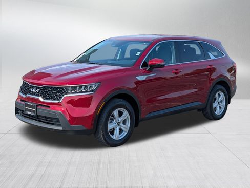 Certified 2022 Kia Sorento LX AWD/4WD image 3