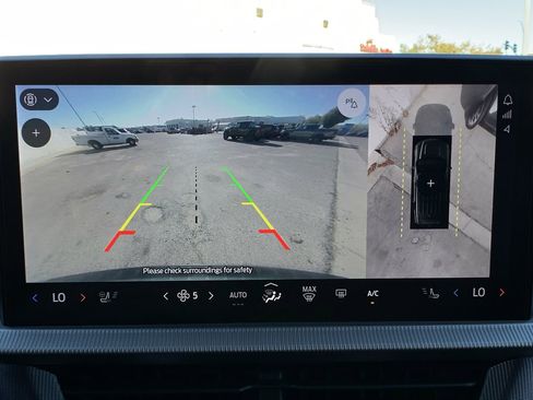 Used 2025 Ford Explorer ST-Line w/ Premium Package image 35