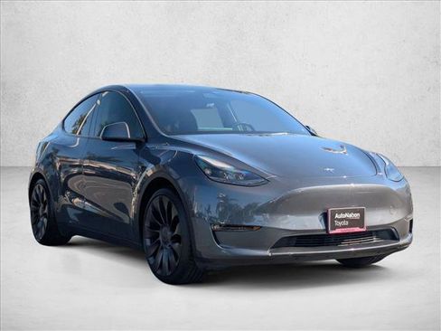 Used 2022 Tesla Model Y Performance image 3