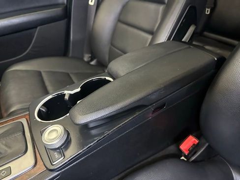 Used 2010 Mercedes-Benz C 300 4MATIC Sedan image 31