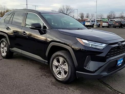 Used 2024 Toyota RAV4 XLE image 2