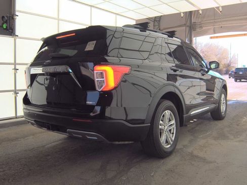 Used 2020 Ford Explorer XLT w/ Equipment Group 202A image 2