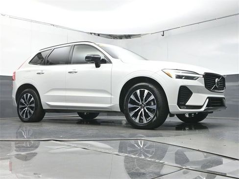 Certified 2024 Volvo XC60 B5 Core image 41