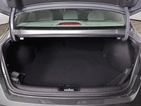Certified 2025 Hyundai Elantra SEL FWD image 17