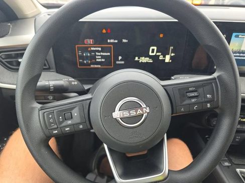 Used 2026 Nissan Kicks SV w/ SV Premium Package FWD image 4