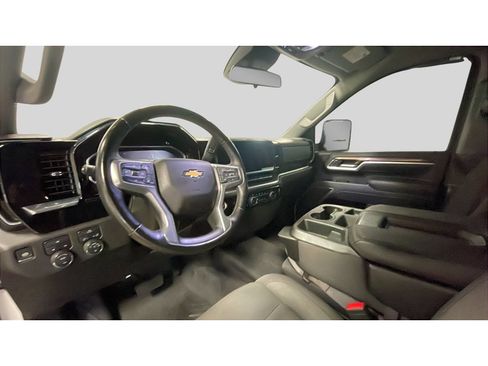 Used 2025 Chevrolet Silverado 2500 LT AWD/4WD image 11