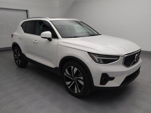 Used 2023 Volvo XC40 B5 Ultimate w/ Protection Package Premier image 11