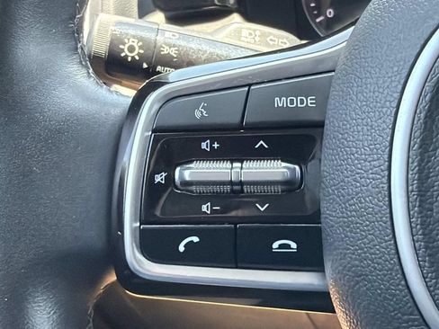 Used 2023 Kia Sorento S FWD image 19