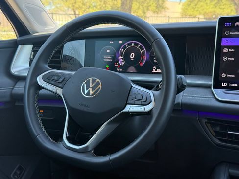 Used 2026 Volkswagen Tiguan SE AWD/4WD image 35