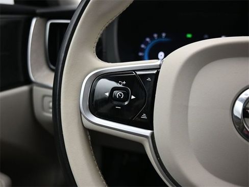 Used 2022 Volvo XC60 B6 Inscription w/ Advanced Package image 26