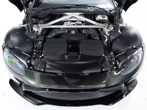 Used 2023 Aston Martin V8 Vantage Roadster image 46