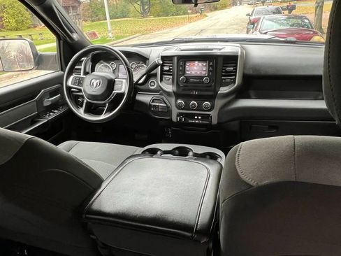 Used 2021 RAM 3500 Big Horn image 31