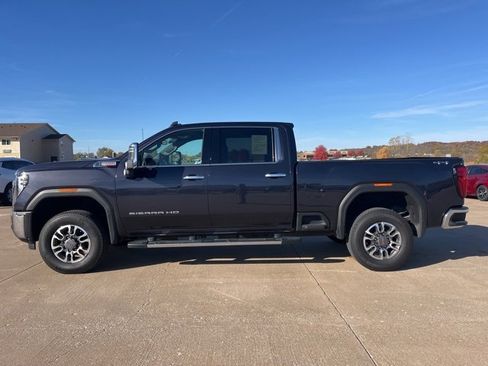 Used 2024 GMC Sierra 2500 SLT w/ SLT Premium Package image 11