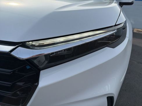 Certified 2024 Honda CR-V EX image 9